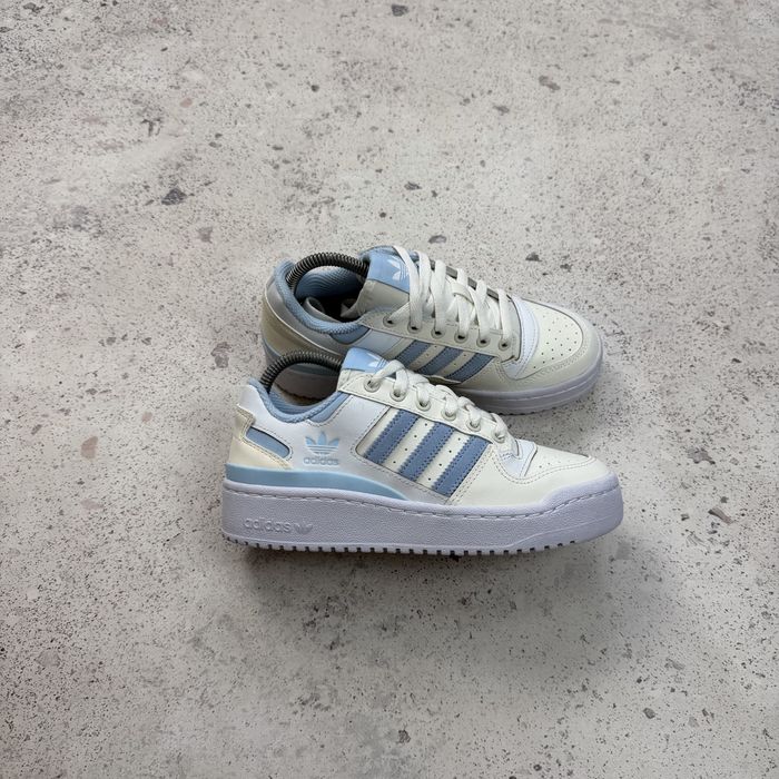 Кросівки Adidas Originals Forum Bold у світлих кольорах Оригінал IG0285