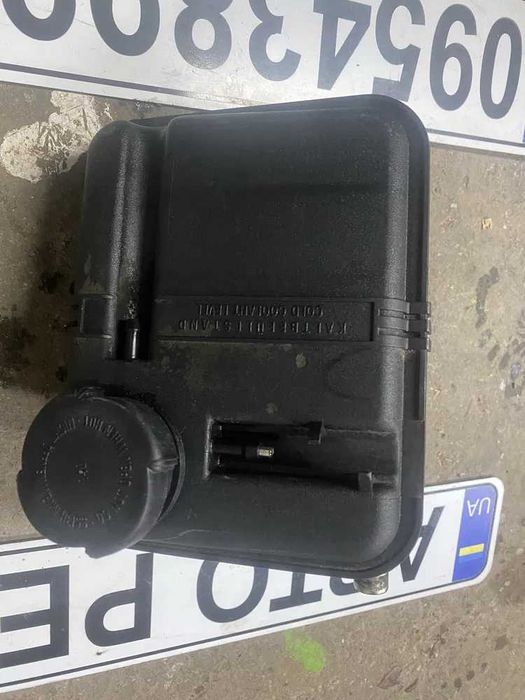 Розширювальний бачок бмв е36 е39 м51б25 m51b25