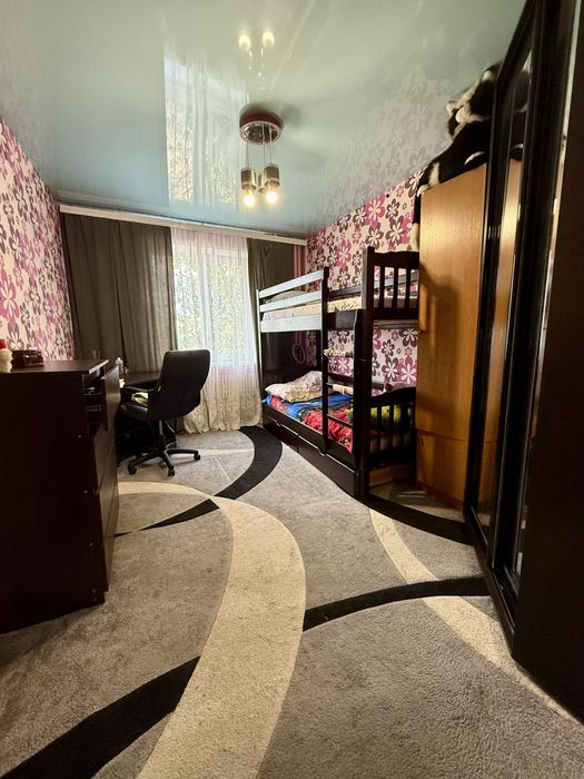 Продам 2 ком. 1 мкрн. Левый берег