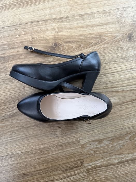 Buty na obcasie