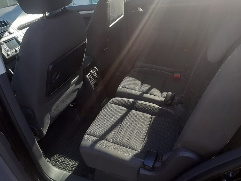 Volkswagen.ТОУРАН 2010г.1.6диз.