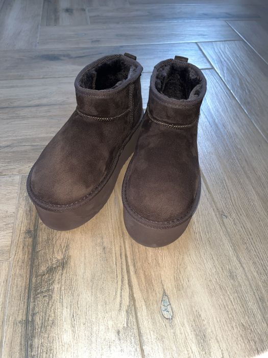 Жіночі ботинки уггі