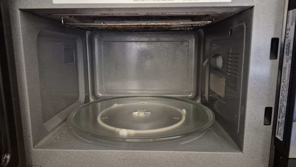 Microondas Panasonic 31L 1000W