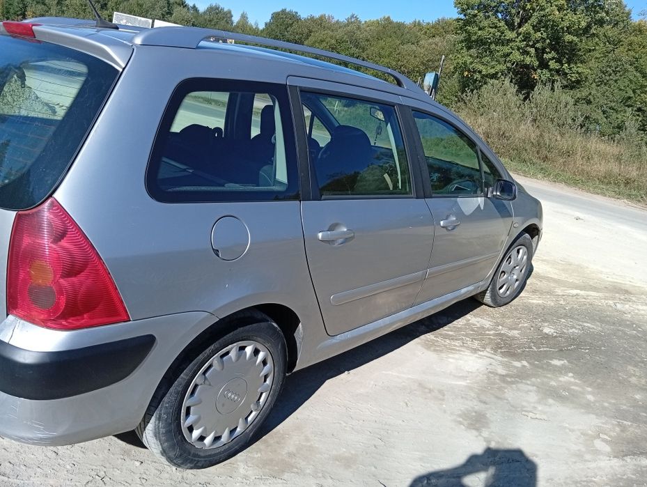 Продаж легкового автомобіля