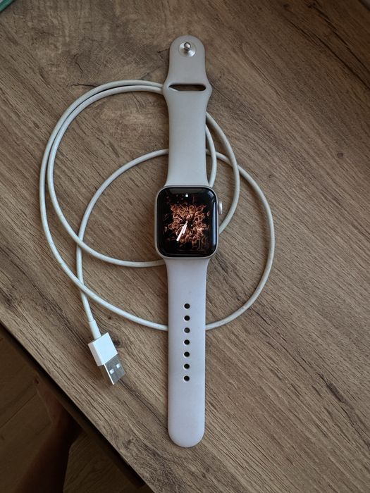 Apple Watch SE (GPS, 2ª Geração) – 40mm