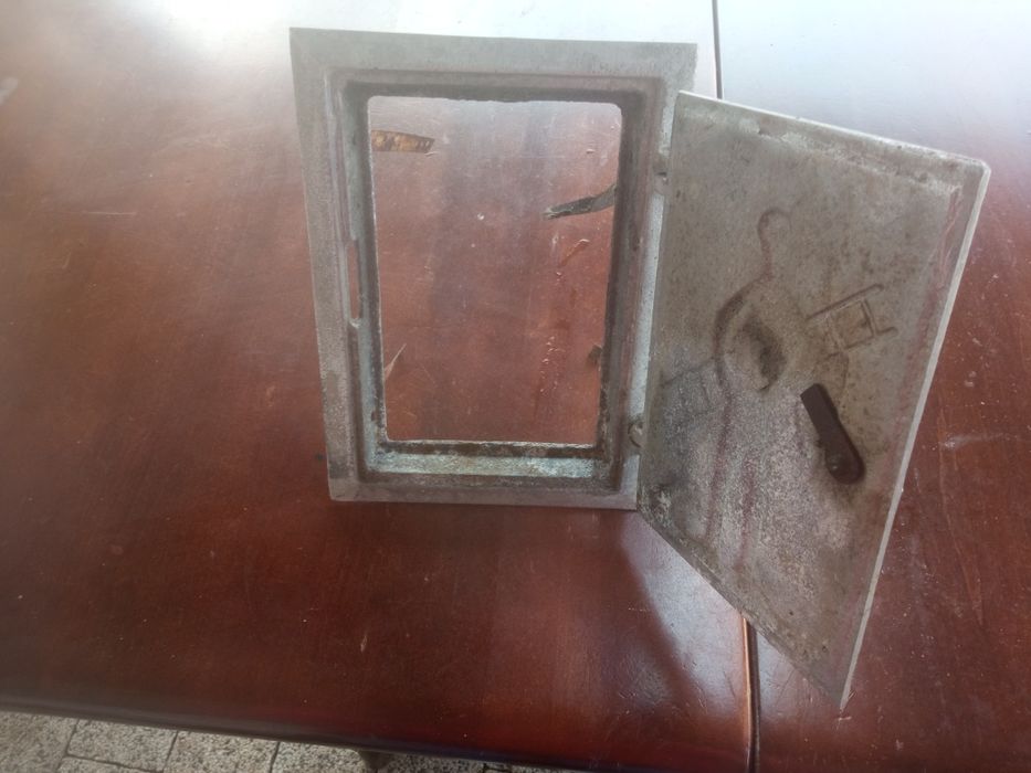 Drzwiczki rewizyjne aluminiowe