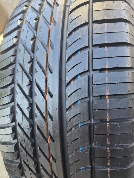 Гума літня 255/60 R19  Goodyear F1 AT LR