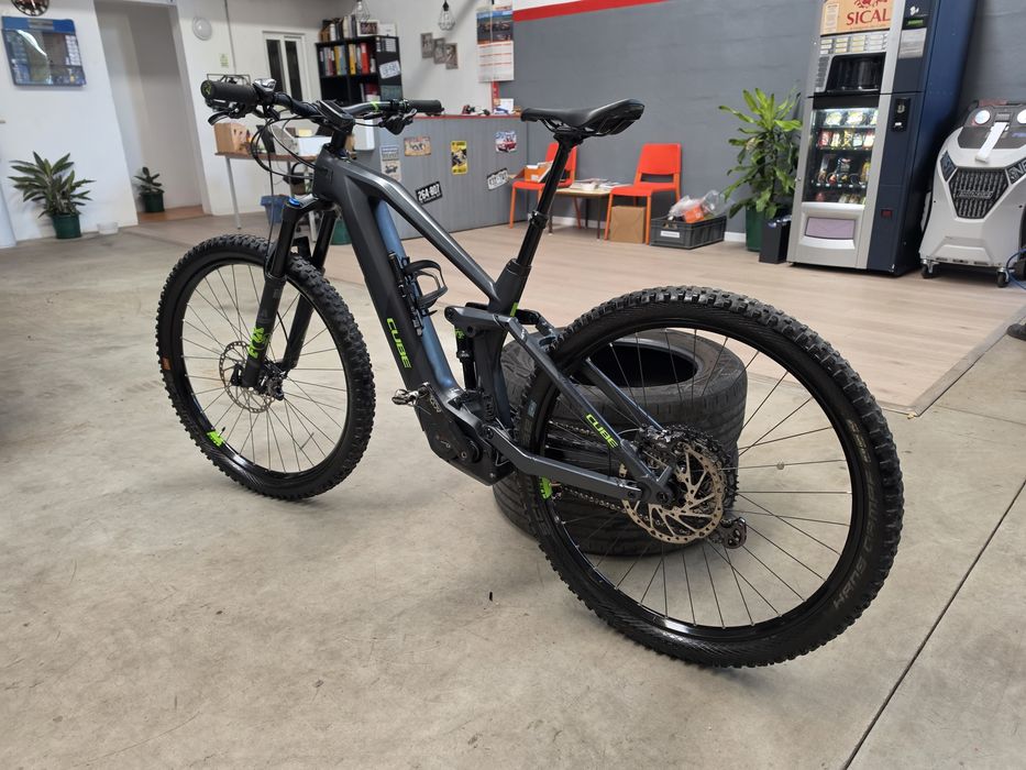 Bicicleta Cube Stereo Hybrid