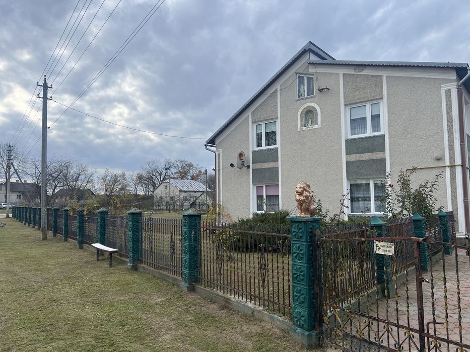 Продам двохповерховий будинок у с.Морянці