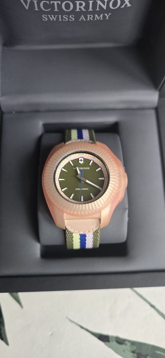 Zegarek Victorinox I.N.O.X. V