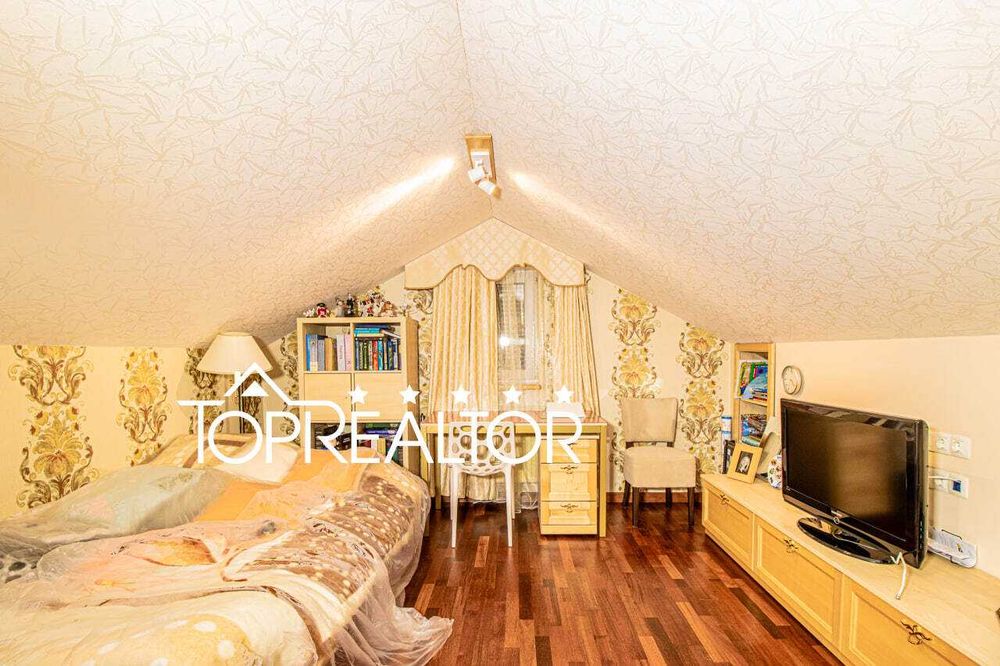 Продаж 2-пов. будинку з сучасним ремонтом за церквою на вул.Дерев'янка