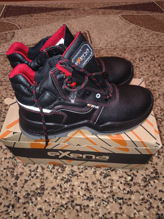 спецвзуття з металевим носком    

Розуміня вживані це були одіті2-3 р