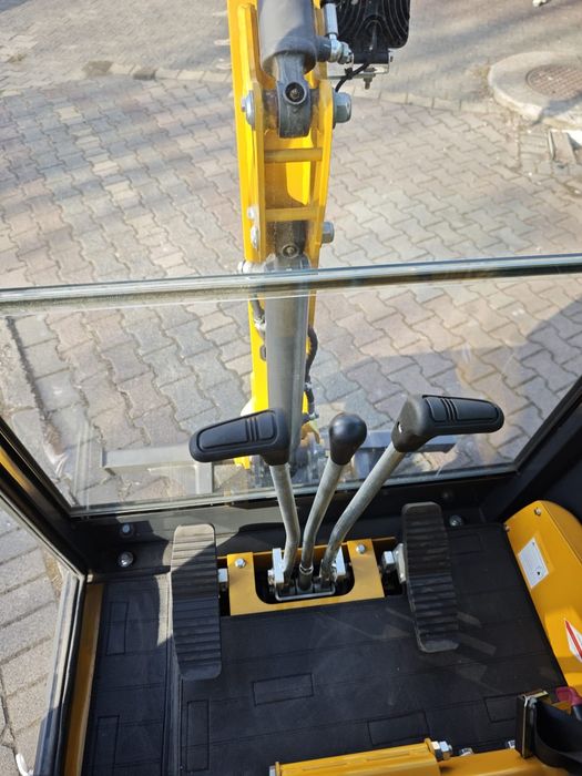 Mini koparka Bau Kraft 1.6 t z kabiną Nowa