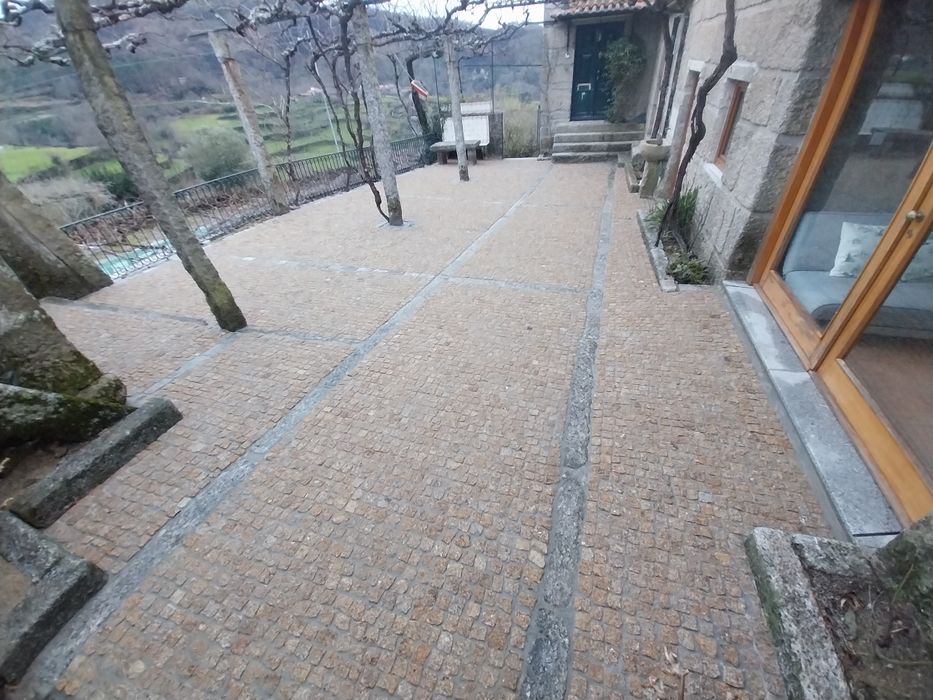 Todo tipo de Calcadas em granito e de cimento