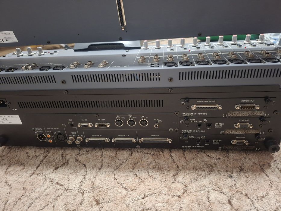 Cyfrowy Mikser Tascam TM D4000