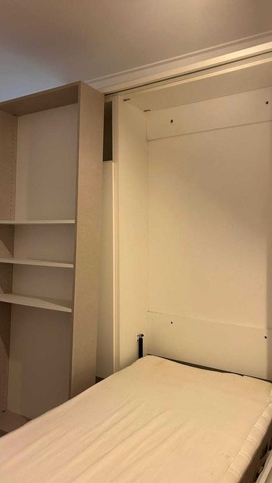 Armário com cama rebatível - Ótimo estado