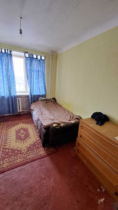 Кімната в гуртожитку на Зигіна