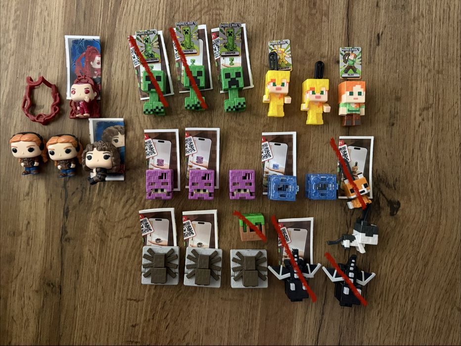 Колекційні фігурки Kinder Joy Minecraft та Stranger Things