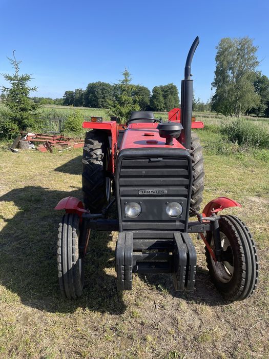 Ciagnik ursus 2812 z przyczepa