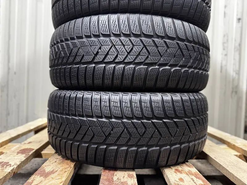 Шини бу 225 50 R17 Pirelli  Sottozero 3