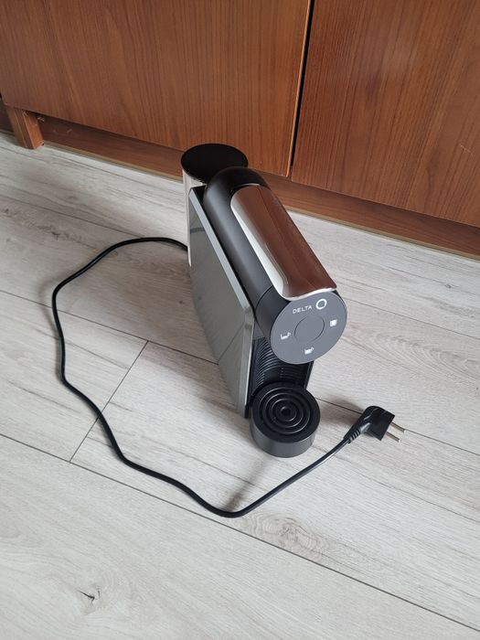 Ekspres kapsułkowy Delta Q mini 19 bar czarno-szary