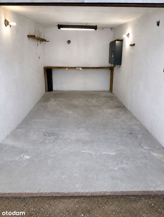 Murowany Garaż Do Sprzedaży 18 m2 - Boguszowice