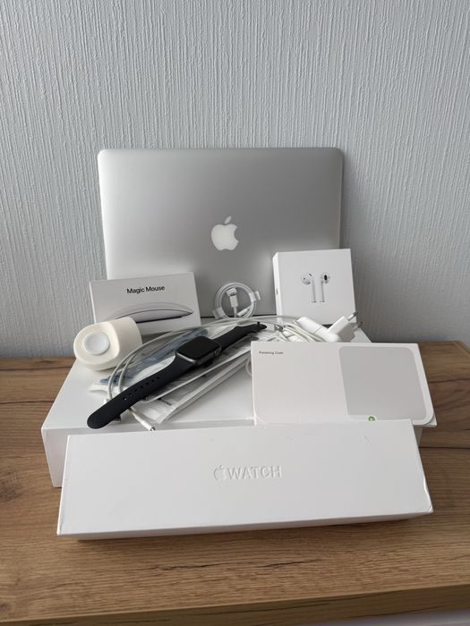 Продам MacBook Air  2017 + Magic Mouse + Apple Watch 4 44mm + Airpods 1 Повні Комплекти / Чудовий стан