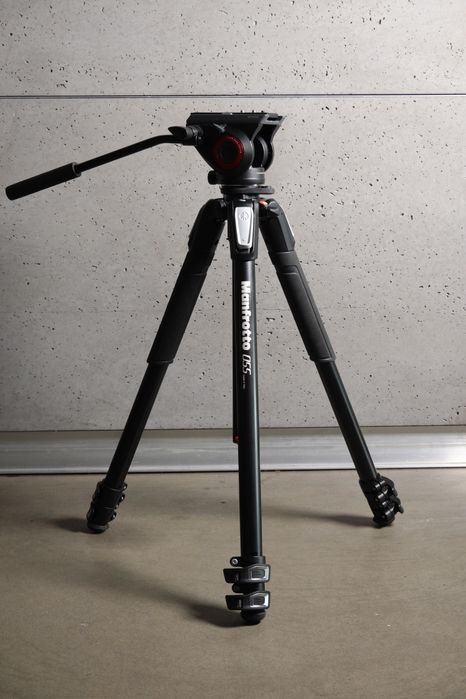 Statyw Manfrotto 055XPRO3, głowica video MVH500H, futerał
