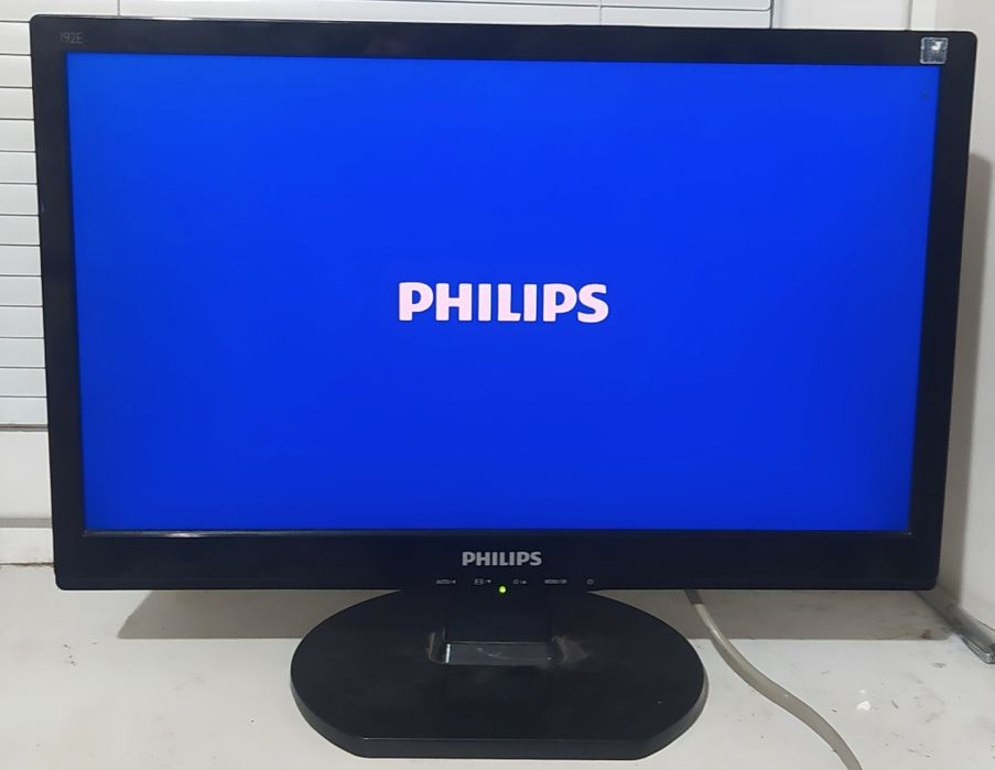 Монитор PHILIPS рабочий но с дефектами