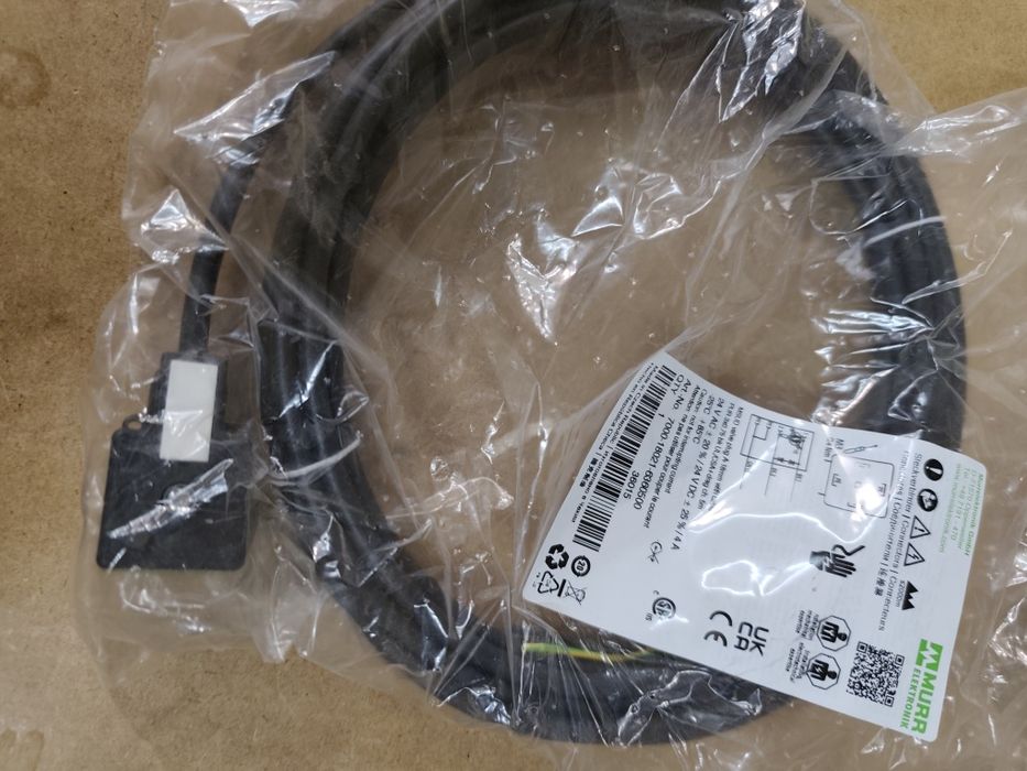 Wtyk zaworu MURR ELEKTRONIK MSUD 18mm z kablem 5m