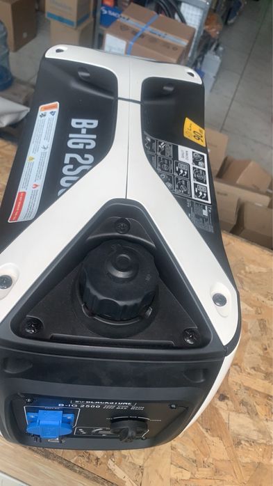 Продам генератор BlackStone B-IG 2500