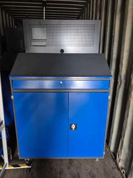 Stanowisko komputerowe na kółkach duże