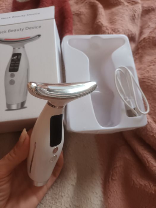 Мікрострумовий масажер для обличчя Neck Beauty Device