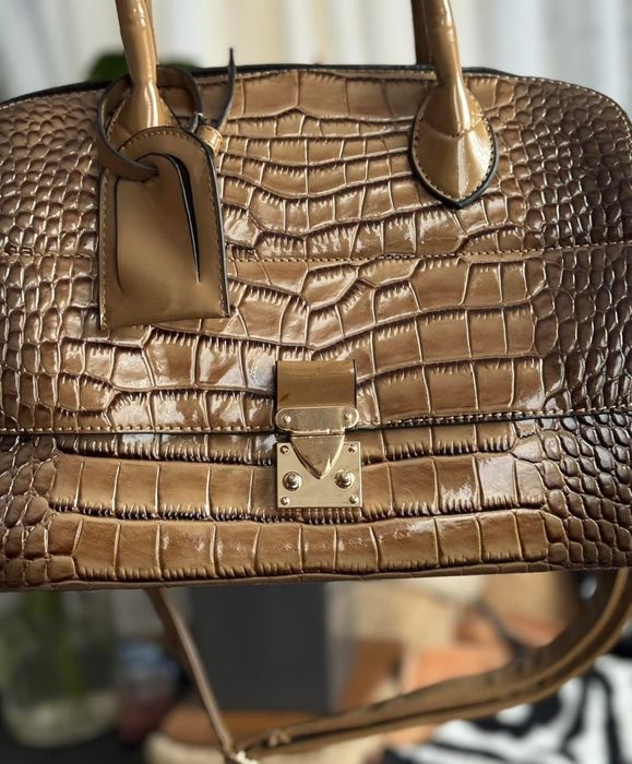 Сумка лакова  , нова