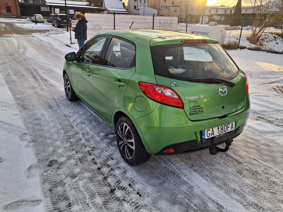 Mazda 2  1.4 benz 2008 rok