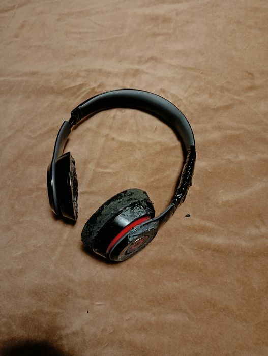 Наушники beats by dr. dre b0518. На запчасти.