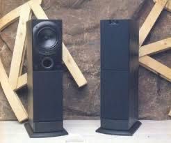 Colunas Kef Q 30