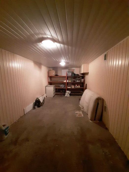 Продається гараж вул.Галицька 64 в