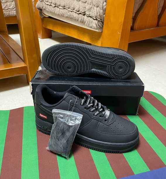 Nike Air Force 1 Low Supreme Black R.40