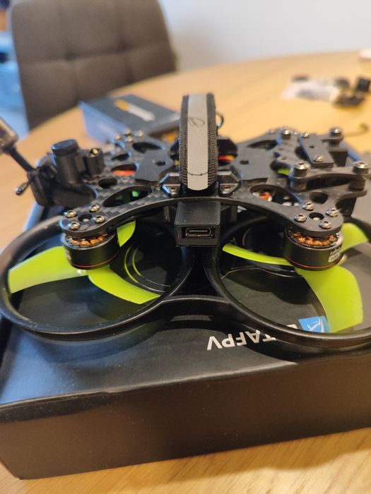 0Dron BetaFpv pavo 25v2