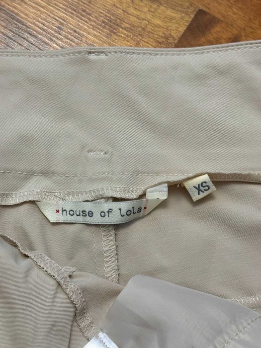 Eleganckie kremowe bawełniane spodnie chinos chinosy House of Lola XS