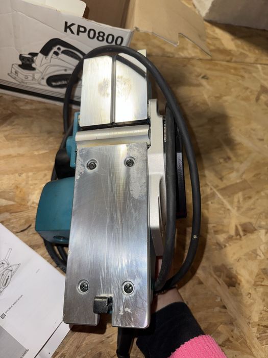 Makita Strug KP0800