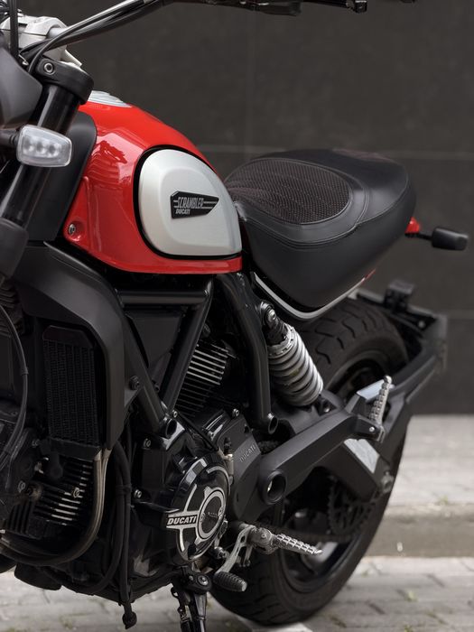 DUCATI SCRAMBLER 800 - Como Nova!