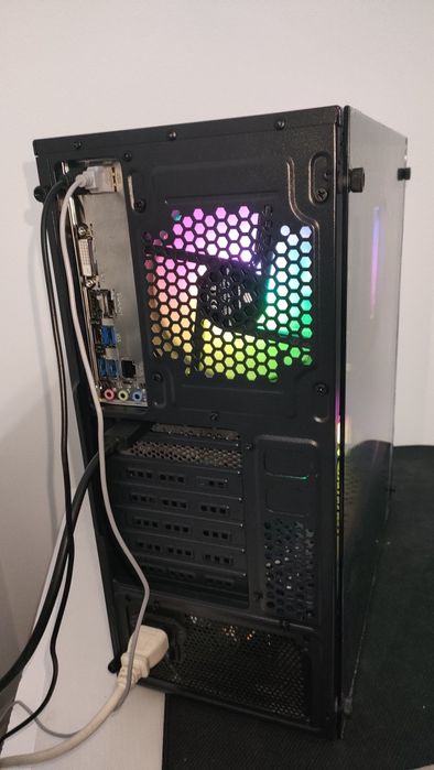 PC RGB GRY Intel i5 10400f 6/12 DDR4 16GB RTX3060 12GB 650w WiFi W11