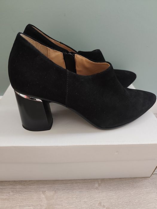 Botki buty zamszowe na korku