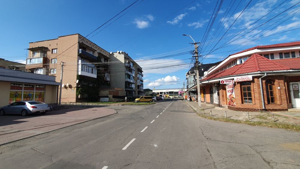 ПРОДАЖ ТОРГОВОГО КОМПЛЕКСУ в самому центрі м. Тячів вул. Шапошнікова