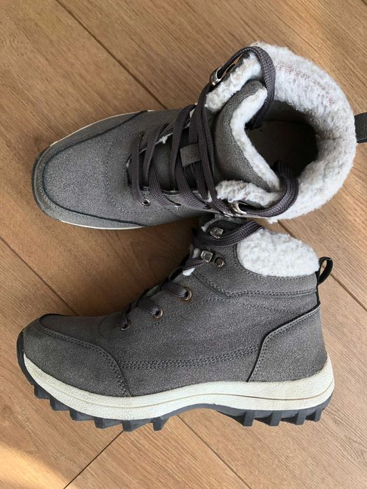 Ботинки сапожки тёплые 37 раз стелька 24 см.