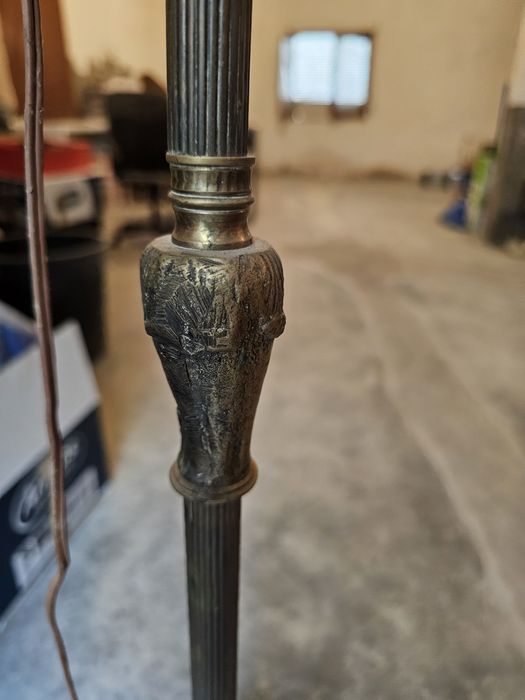 Candeeiro de pé alto vintage