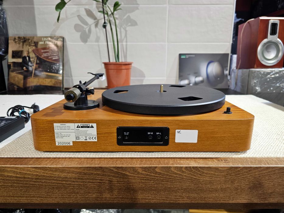 Програвач VOKSUN 1931 Bluetooth, прямий вихід на акустику