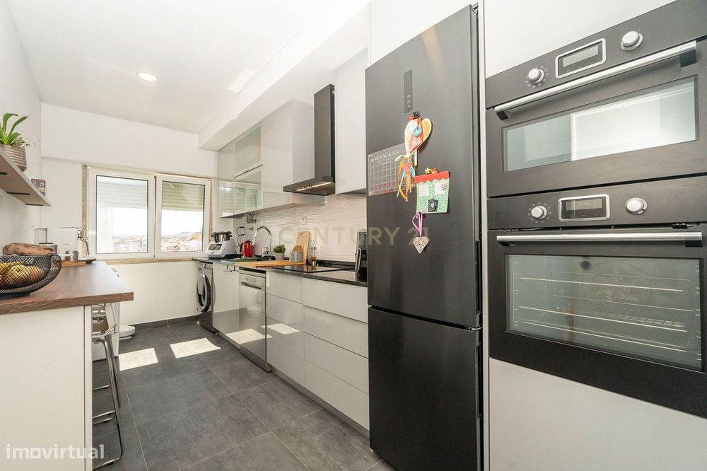 ** Espectacular Apartamento T2 Perto Do Metro De Odivelas **